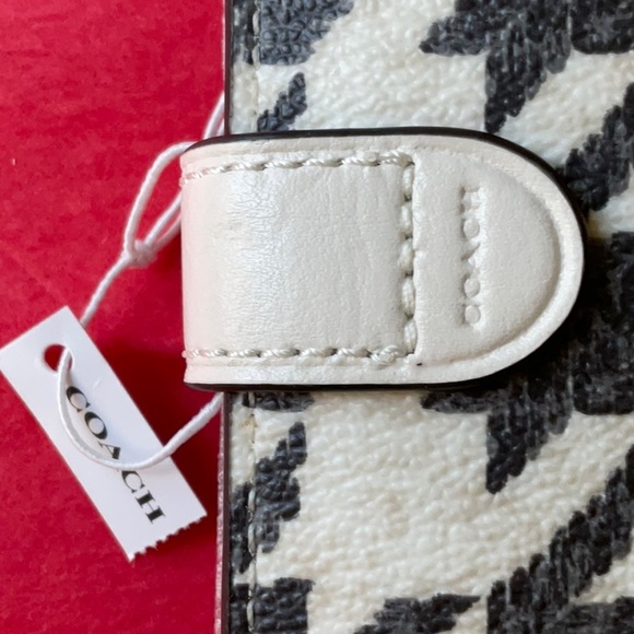 ๐ COACH NOTEBOOK WITH HOUNDSTOOTH PRINT ๐ NWT ๐ - Picture 8 of 15